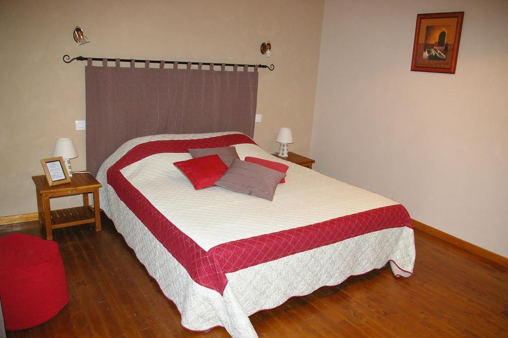 La Ferme De Menoun Bed & Breakfast Thil  Room photo