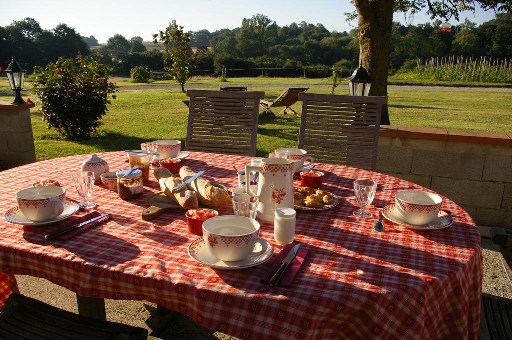 La Ferme De Menoun Bed & Breakfast Thil  Exterior photo